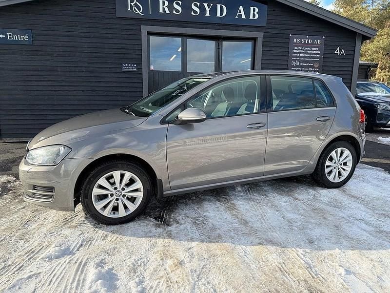 Begagnad VW Golf VII 110 HK (80 kW) 2016 Grå Halvkombi