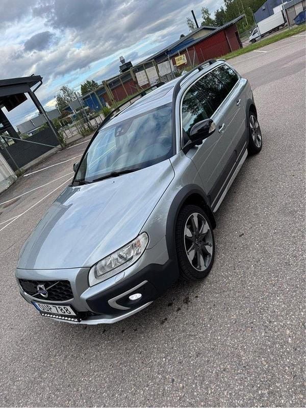 Silver Begagnad 2016 Volvo XC70 Inscription Kombi | 225 000 kr (Marknadspris) - Bild 1/4