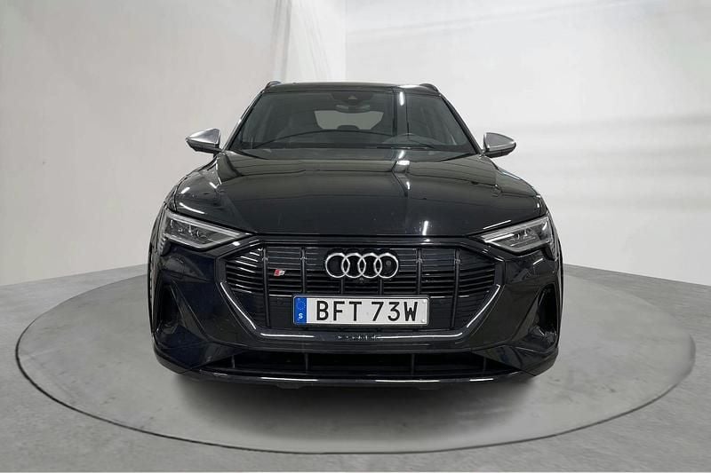 Begagnad Audi e-tron 369 kW (503 HK) 2021 Svart SUV