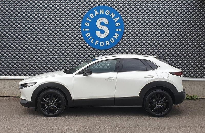 Vit Ny 2025 Mazda CX-30 Homura-Line SUV | 359 000 kr (Marknadspris) - Bild 1/4