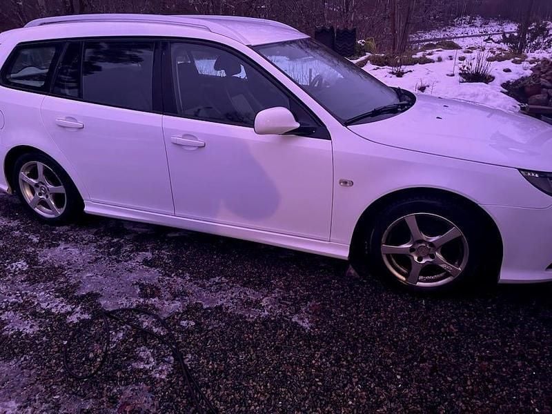 Begagnad 2011 Saab 9-3 Kombi | 49 000 kr (Marknadspris) - Bild 1/1