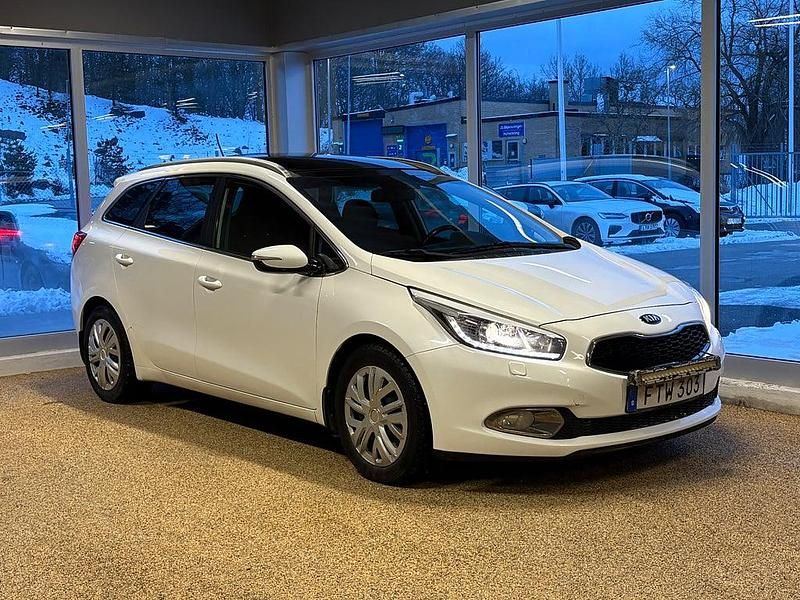 Begagnad Kia Ceed Sportswagon Comfort 128 HK (94 kW) 2015 Vit Kombi
