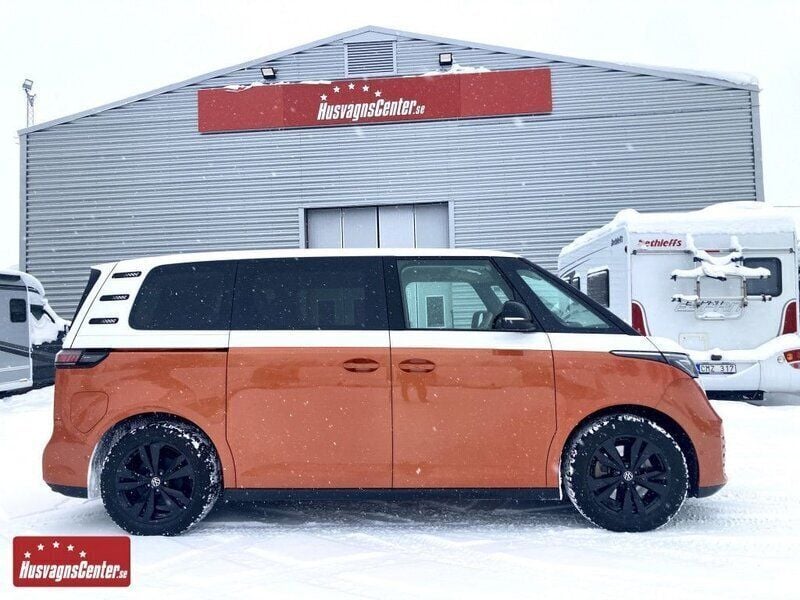 Flerfärgad Begagnad 2023 VW ID. Buzz Pro Van | 679 000 kr - Bild 1/4