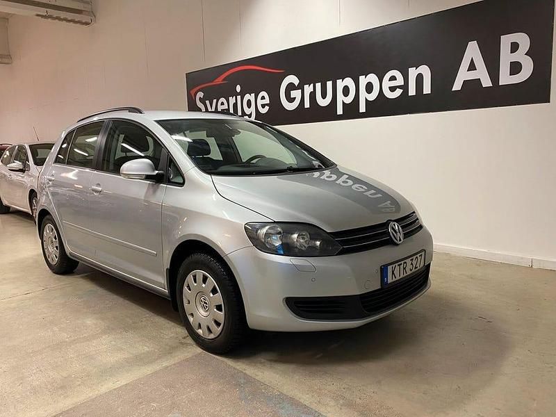 Silver Begagnad 2011 VW Golf Plus Cross Minibuss | 54 900 kr (Marknadspris) - Bild 1/4