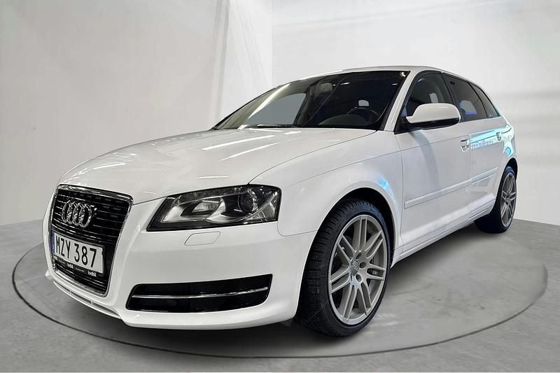 Vit Begagnad 2013 Audi A3 Attraction | 95 000 kr (Bra pris) - Bild 1/4