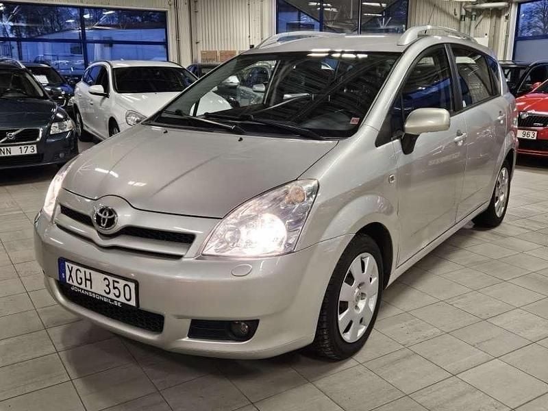 Silver Begagnad 2005 Toyota Corolla Verso Minibuss | 34 899 kr (Bra pris) - Bild 1/4