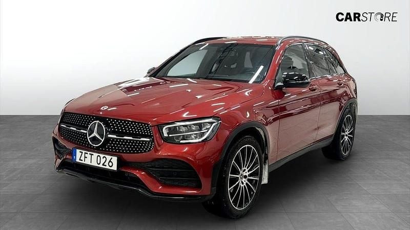 Röd Begagnad 2022 Mercedes GLC220 AMG Kombi | 309 900 kr (Marknadspris) - Bild 1/4