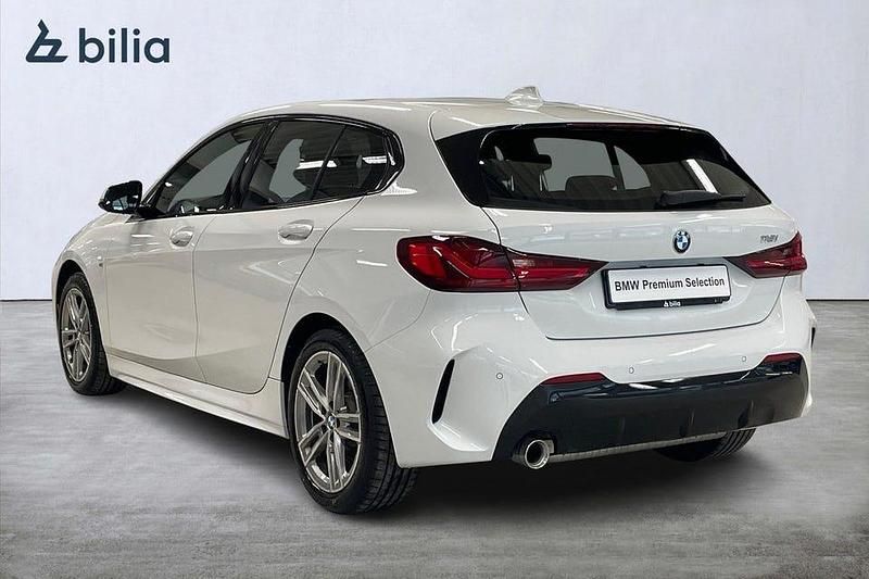 Begagnad BMW 118 M Sport 136 HK (100 kW) 2024 Vit Halvkombi