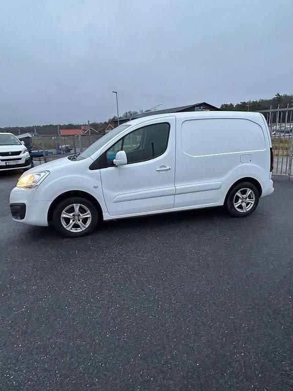 Begagnad 2016 Peugeot Partner Van | 59 000 kr (Marknadspris) - Bild 1/4