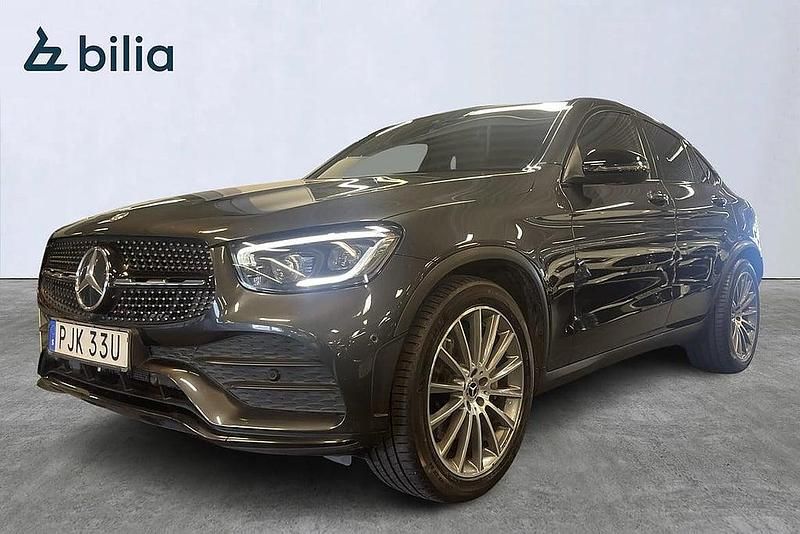 Grå Begagnad 2019 Mercedes GLC300 AMG Sportkupé | 419 000 kr (Marknadspris) - Bild 1/4