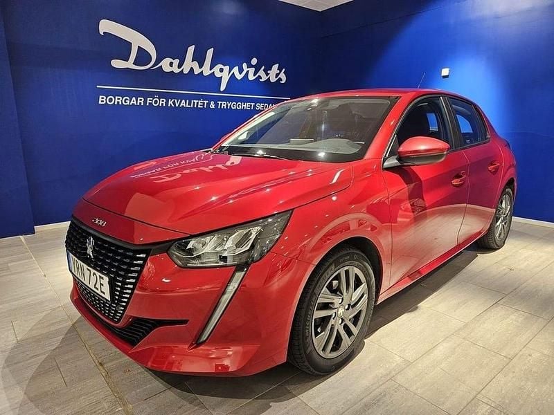 Röd Begagnad 2021 Peugeot 208 Active Halvkombi | 144 000 kr (Marknadspris) - Bild 1/4
