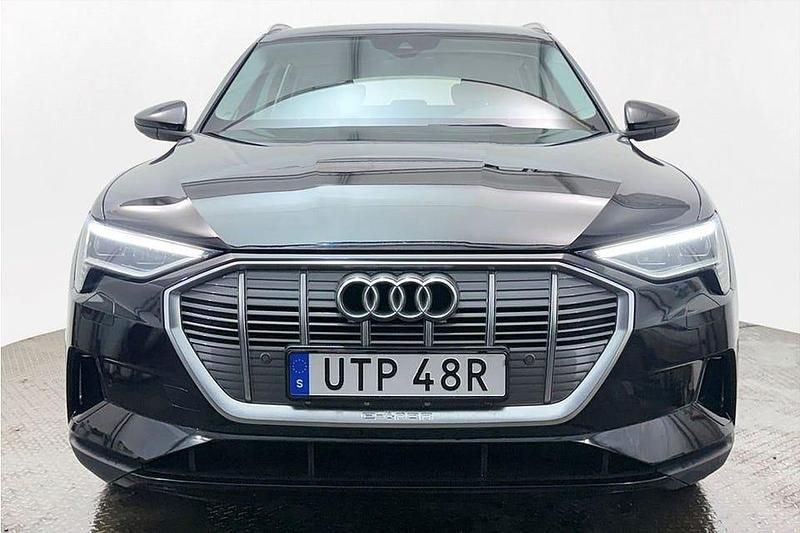 Begagnad Audi e-tron 230 kW (313 HK) 2020 Svart SUV