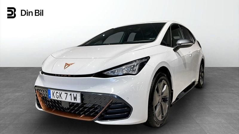 Vit (glacial white metallic) Begagnad 2022 Cupra Born Halvkombi | 264 900 kr (Bra pris) - Bild 1/4