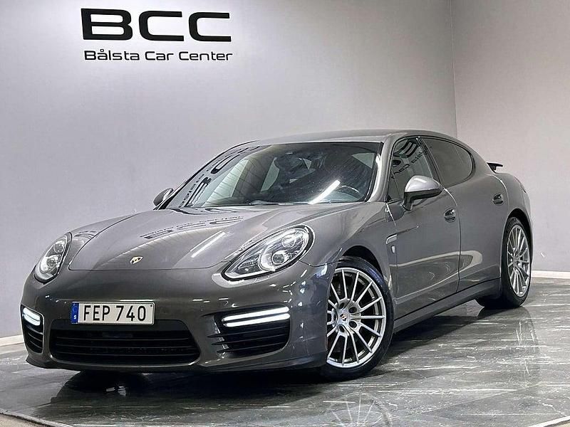 Begagnad Porsche Panamera 441 HK (324 kW) 2013 Mörkgrå Halvkombi