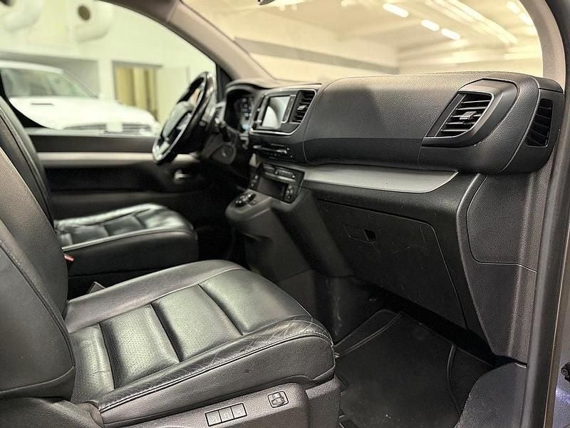 Begagnad Peugeot Traveller Business-Line 177 HK (130 kW) 2018 Okänd Minibuss