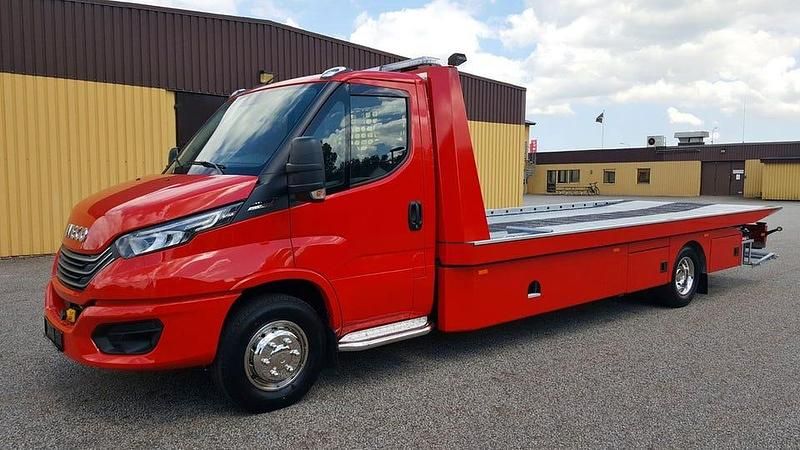 Begagnad Iveco Daily 175 HK (128 kW) 2024 Röd Pickup