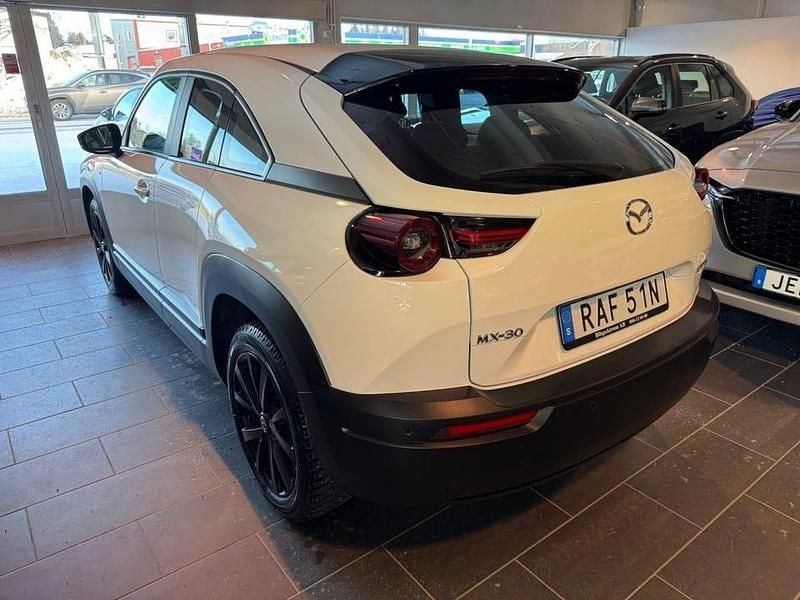 Begagnad Mazda MX30 Exclusive-Line 105 kW (143 HK) 2023 Vit SUV