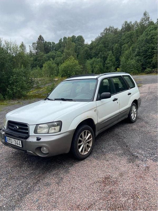 Vit Begagnad 2003 Subaru Forester SUV | 9 500 kr (Bra pris) - Bild 1/4