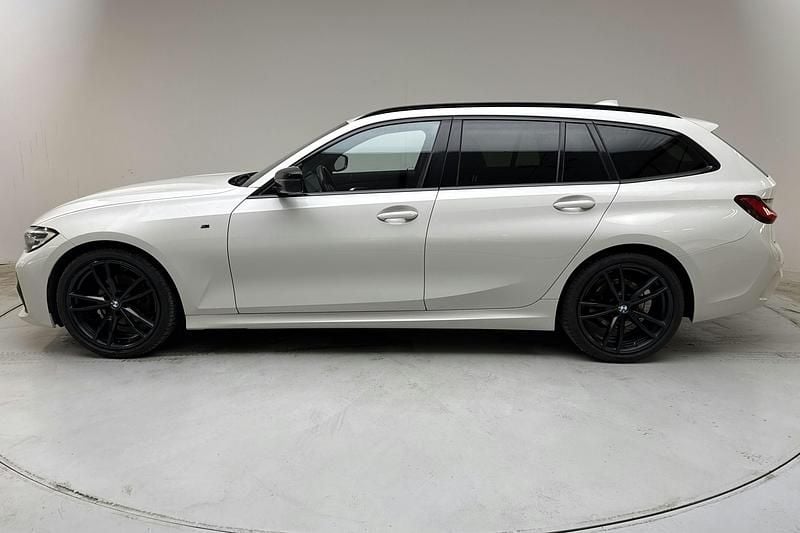 Begagnad BMW 320 M Sport 190 HK (139 kW) 2021 Vit Kombi