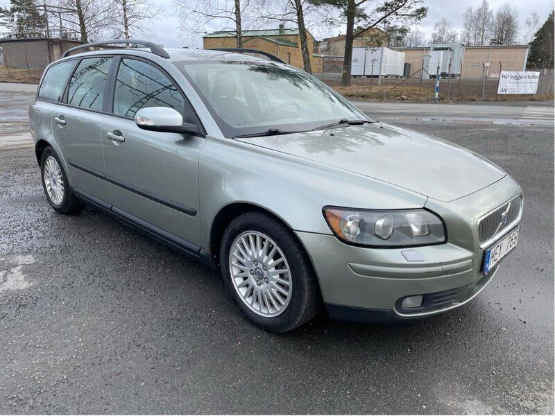 Grön Begagnad 2007 Volvo V50 Kinetic Kombi | 19 900 kr (Marknadspris) - Bild 1/4