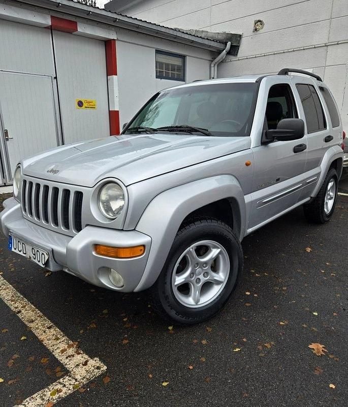 Silvermetalic Begagnad 2002 Jeep Cherokee Limited SUV | 42 900 kr - Bild 1/4