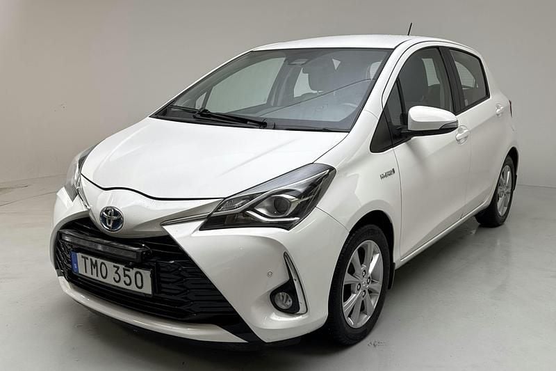 Vit Begagnad 2018 Toyota Yaris | 89 000 kr (Bra pris) - Bild 1/4