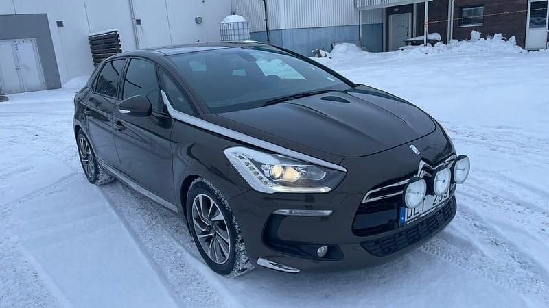 Begagnad 2013 Citroën DS5 Halvkombi | 69 500 kr (Marknadspris) - Bild 1/4