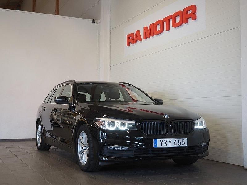 Svart Begagnad 2017 BMW 520 Kombi | 239 900 kr (Marknadspris) - Bild 1/3