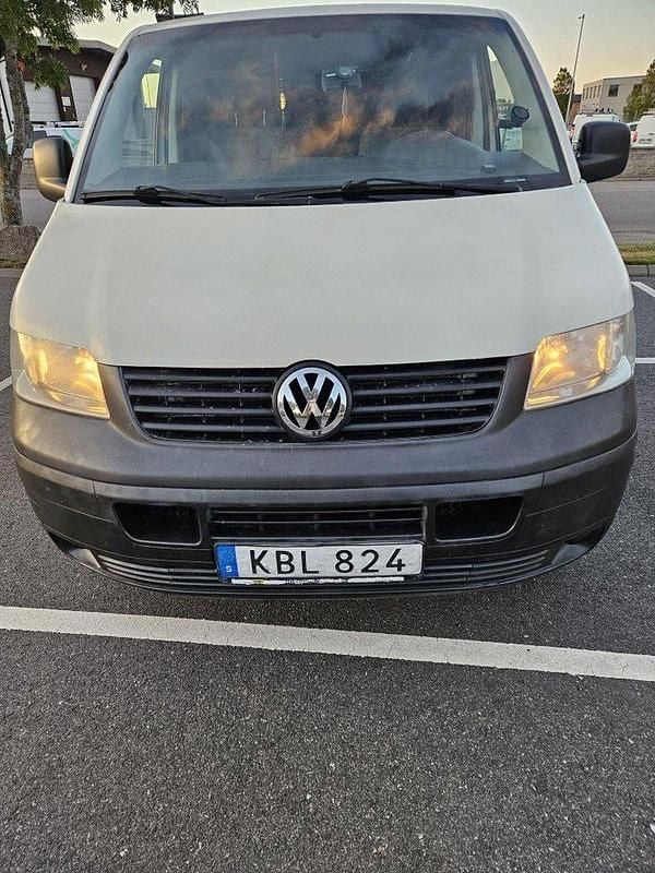 Vit Begagnad 2009 VW T5 Van | 49 600 kr (Bra pris) - Bild 1/4