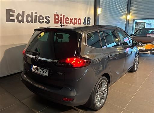 Begagnad Opel Zafira Tourer Enjoy 140 HK (102 kW) 2016 Grå (grå metallic metallic) Minibuss