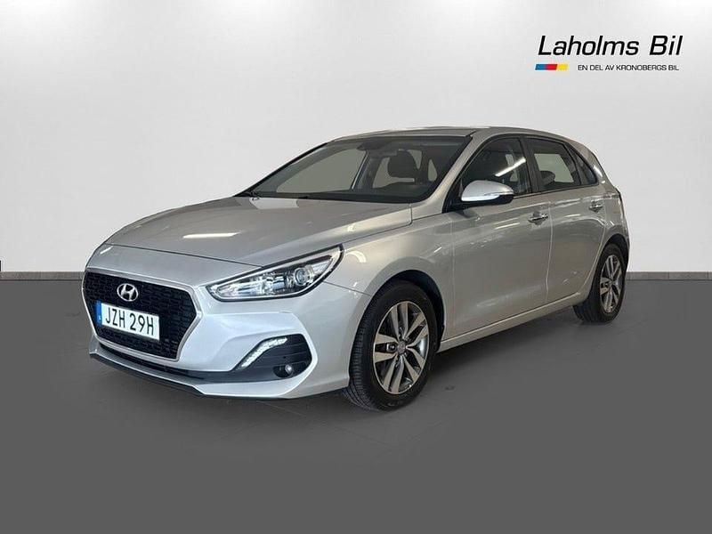 Silver Begagnad 2019 Hyundai i30 Premium | 149 900 kr (Marknadspris) - Bild 1/4
