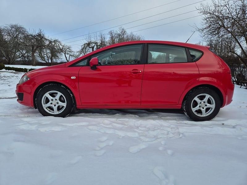 Begagnad Seat Leon 102 HK (75 kW) 2011 Halvkombi