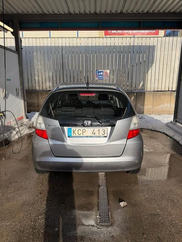 Begagnad Honda Jazz 99 HK (72 kW) 2009 Halvkombi