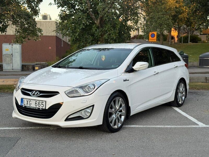 Vit Begagnad 2012 Hyundai i40 Kombi | 45 000 kr (Marknadspris) - Bild 1/4