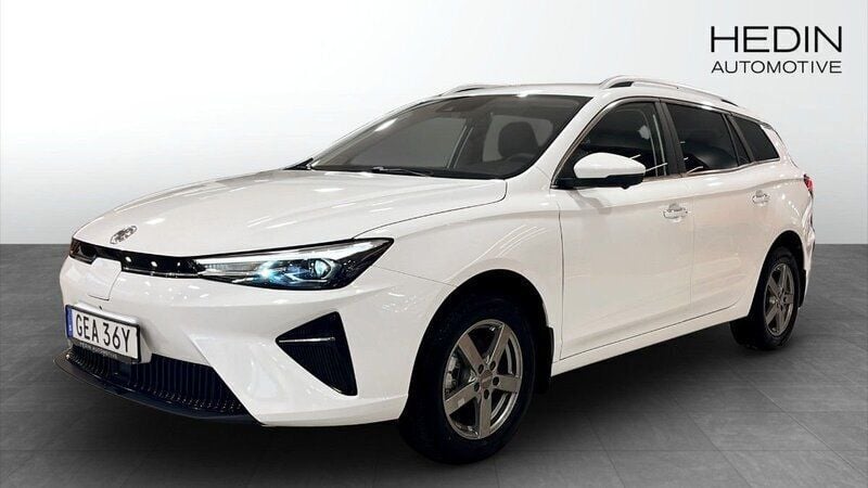Vit (white) Begagnad 2023 MG MG5 EV Luxury Kombi | 289 900 kr (Marknadspris) - Bild 1/4