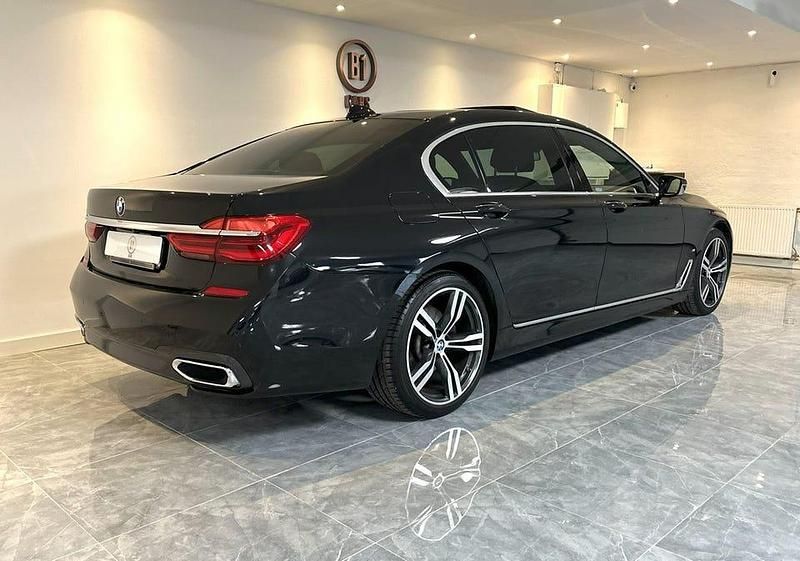 Begagnad BMW 740 M Sport 327 HK (240 kW) 2018 Svart Sedan
