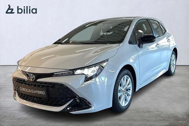 Ny 2025 Toyota Corolla Active Halvkombi | 347 500 kr (Lite dyr) - Bild 1/4