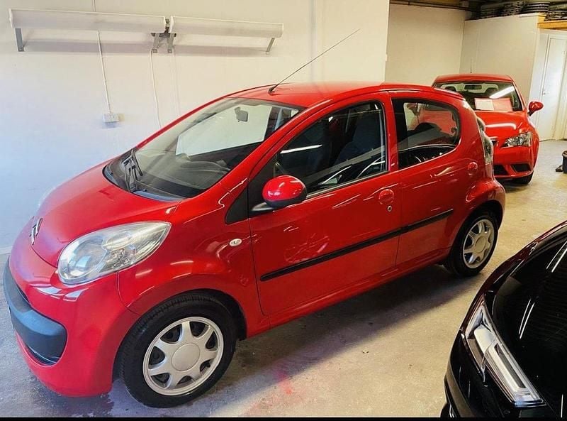 Röd Begagnad 2007 Citroën C1 Halvkombi | 26 000 kr (Marknadspris) - Bild 1/4