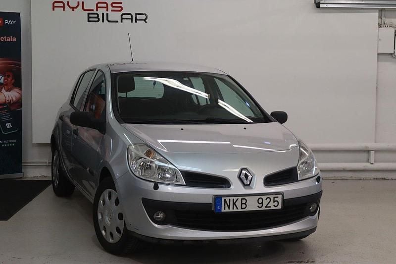 Ljusgrå (grå) Begagnad 2008 Renault Clio R.S. Halvkombi | 34 900 kr (Marknadspris) - Bild 1/4