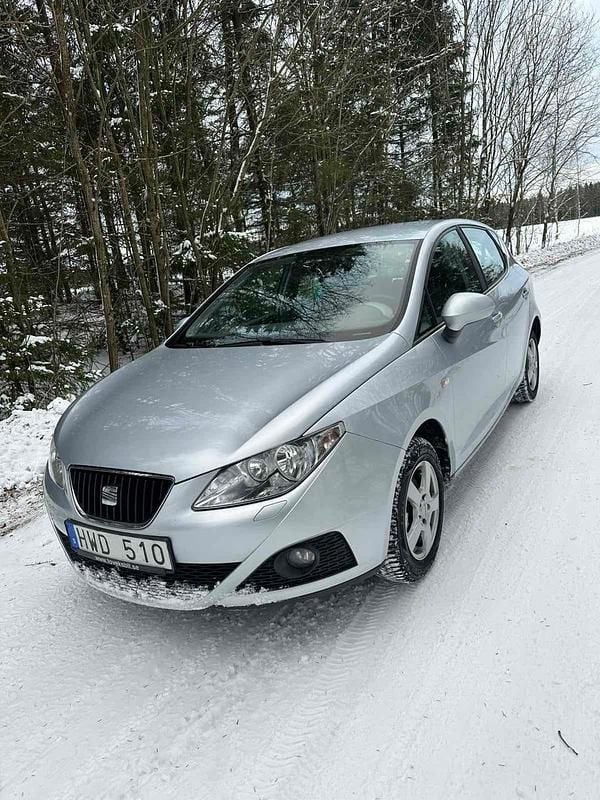 Begagnad 2011 Seat Ibiza Halvkombi | 30 000 kr (Marknadspris) - Bild 1/4