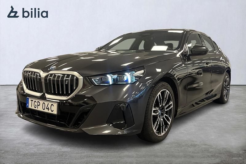 Begagnad BMW i5 Shadowline 289 kW (394 HK) 2024 Grå Sedan