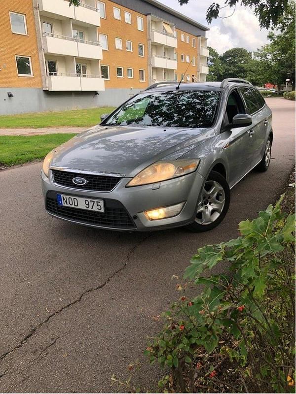 Grå Begagnad 2008 Ford Mondeo Trend Kombi | 27 500 kr (Dyr) - Bild 1/4