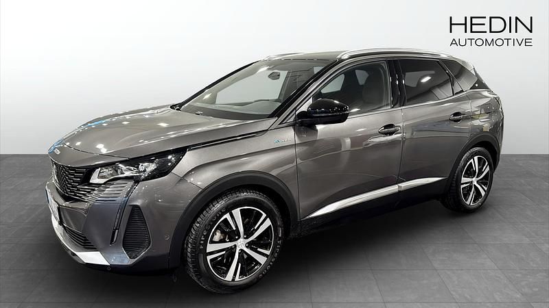 Grå metallic Begagnad 2022 Peugeot 3008 Halvkombi | 259 900 kr (Marknadspris) - Bild 1/4