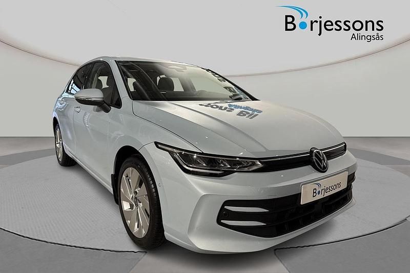 Blå Ny 2026 VW Golf VIII | 456 900 kr - Bild 1/4