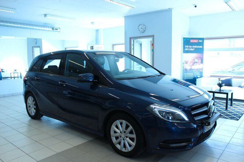 Blå Begagnad 2012 Mercedes B200 Minibuss | 129 000 kr (Lite dyr) - Bild 1/4