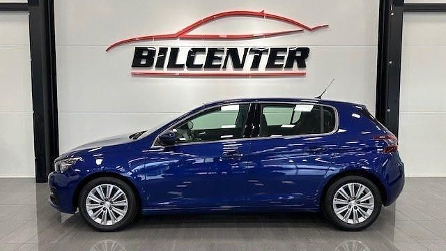 Mörkblå (blå) Begagnad 2019 Peugeot 308 Allure Halvkombi | 144 900 kr (Lite dyr) - Bild 1/4