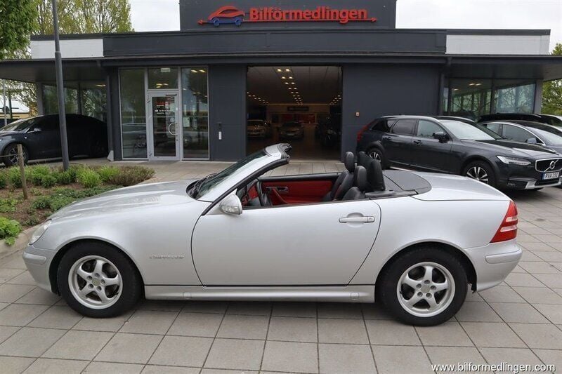 Silver samma som bilen Begagnad 2001 Mercedes SLK200 Cab | 79 900 kr (Bra pris) - Bild 1/4