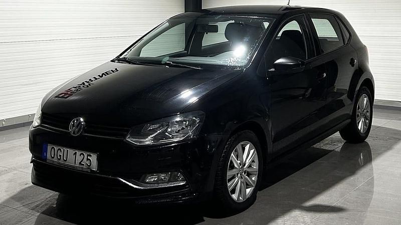 Svart Begagnad 2016 VW Polo Halvkombi | 99 900 kr (Marknadspris) - Bild 1/4