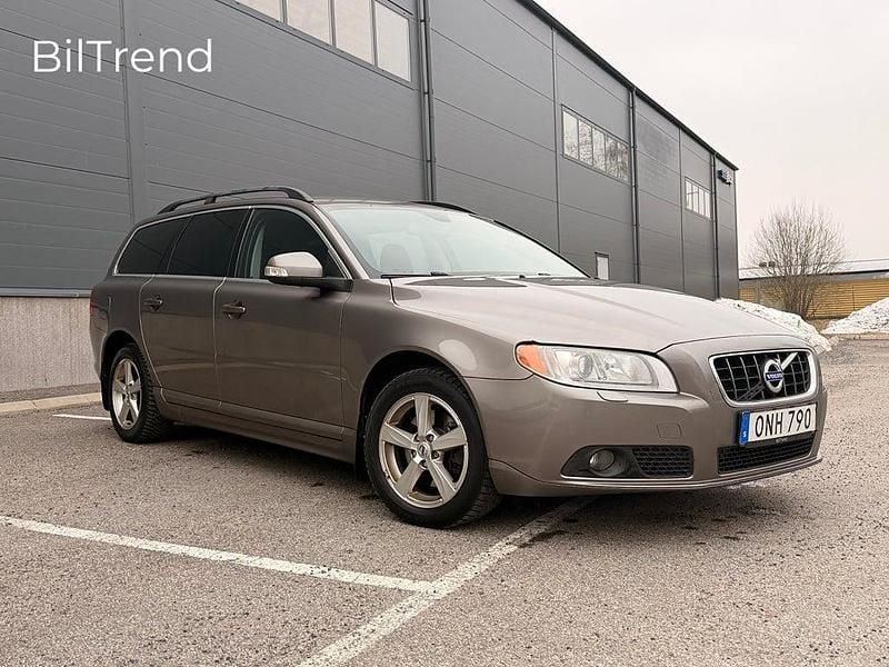 Grå Begagnad 2010 Volvo V70 Momentum Kombi | 59 900 kr (Bra pris) - Bild 1/4