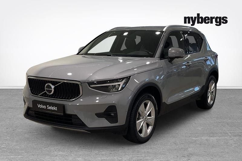 Grå Begagnad 2024 Volvo XC40 Core SUV | 339 000 kr (Bra pris) - Bild 1/4